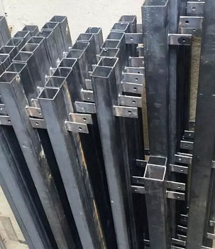 Столб для забора с планками 60*60*2 L= 3м